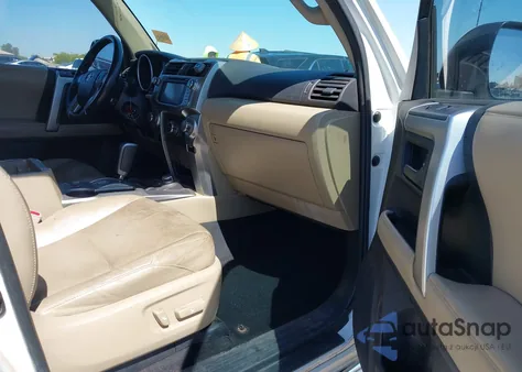 2013 Toyota 4Runner Sr5 z USA, uszkodzony, nr VIN JTEBU5JR0D5145180